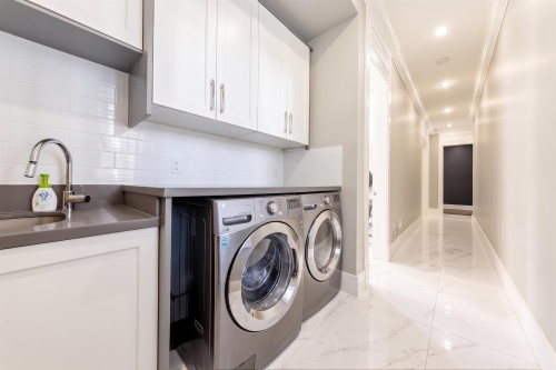 7571 Bridge Street, Richmond, BC 
