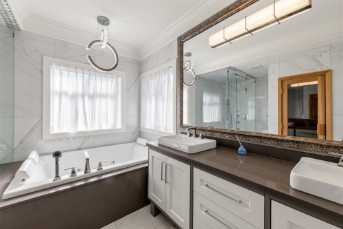 7571 Bridge Street, Richmond, BC 