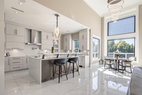 7571 Bridge Street, Richmond, BC 