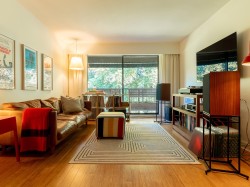 302-2222 Cambridge Street  Vancouver, BC V5L 1E6