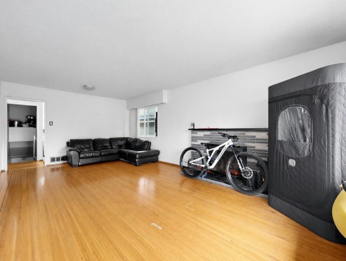 1972 51St Avenue E, Vancouver, BC 