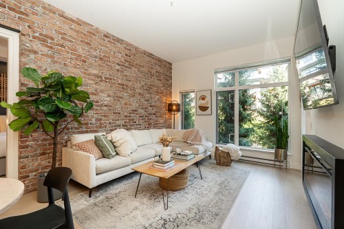 208-262 Salter Street, New Westminster, BC 