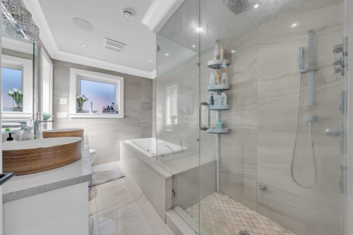 768 58Th Avenue E, Vancouver, BC 