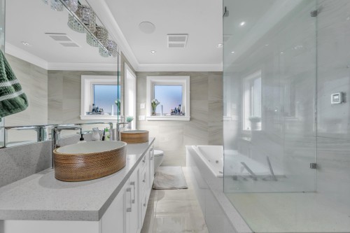 768 58Th Avenue E, Vancouver, BC 