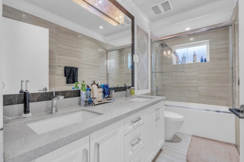 768 58Th Avenue E, Vancouver, BC 