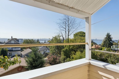 443 7Th Street E, North Vancouver, BC 