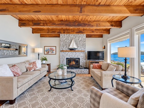 6577 Sunshine Coast Highway, Sechelt, BC 