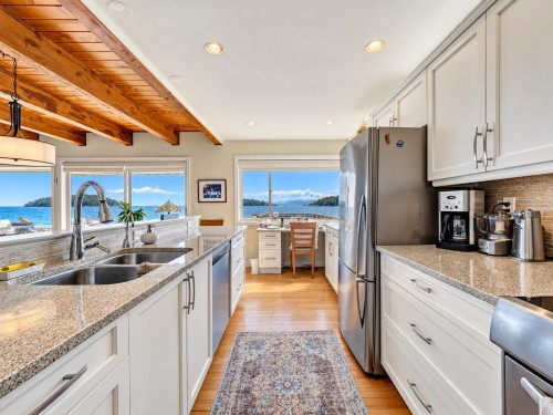 6577 Sunshine Coast Highway, Sechelt, BC 