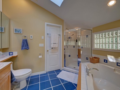 6577 Sunshine Coast Highway, Sechelt, BC 