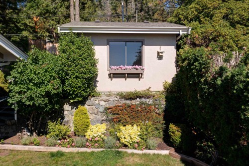 6577 Sunshine Coast Highway, Sechelt, BC 