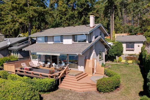 6577 Sunshine Coast Highway, Sechelt, BC 