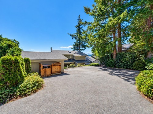 6577 Sunshine Coast Highway, Sechelt, BC 