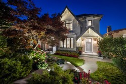 2865 Trinity Street Vancouver, BC V5K 1E8