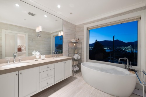 2865 Trinity Street, Vancouver, BC 