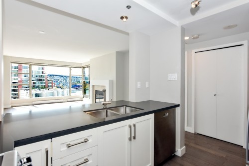 503-1008 Beach Avenue, Vancouver, BC 