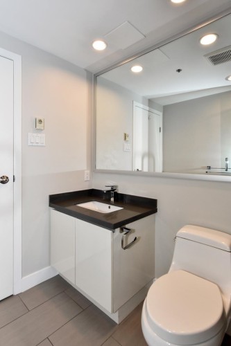 503-1008 Beach Avenue, Vancouver, BC 