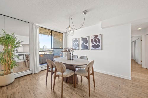 1504-3771 Bartlett Court, Burnaby, BC 