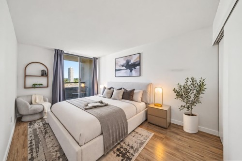 1504-3771 Bartlett Court, Burnaby, BC 