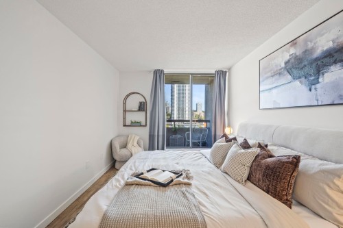 1504-3771 Bartlett Court, Burnaby, BC 