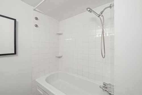 1504-3771 Bartlett Court, Burnaby, BC 