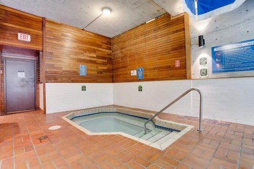 1504-3771 Bartlett Court, Burnaby, BC 
