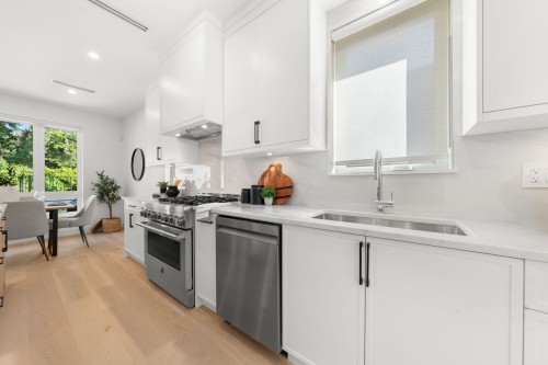 1350 Ross Road, North Vancouver, BC 