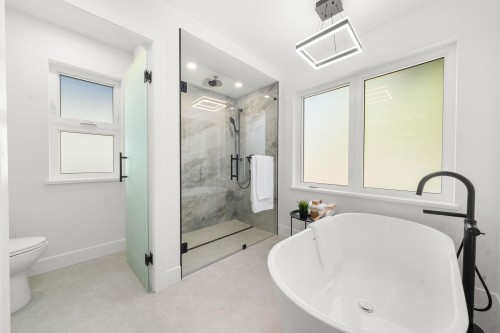 1350 Ross Road, North Vancouver, BC 
