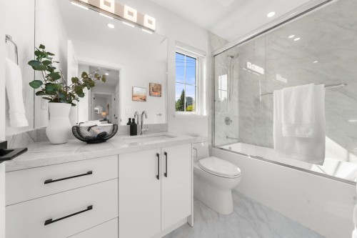1350 Ross Road, North Vancouver, BC 