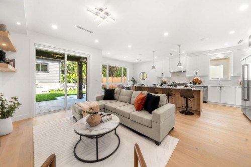 1350 Ross Road, North Vancouver, BC 