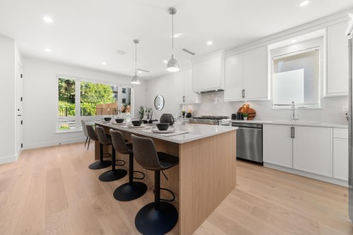 1350 Ross Road, North Vancouver, BC 