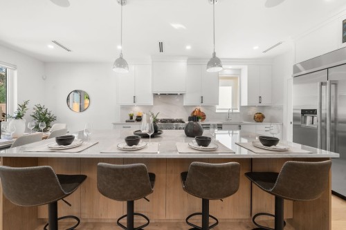 1350 Ross Road, North Vancouver, BC 
