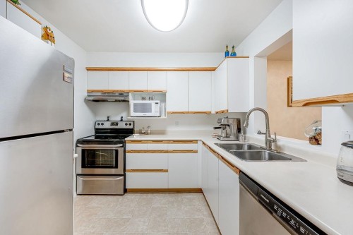 205-6860 Rumble Street, Burnaby, BC 