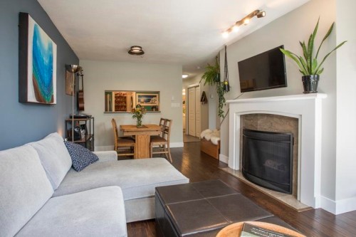 211-8460 Jellicoe Street  Vancouver, BC V5S 4S8