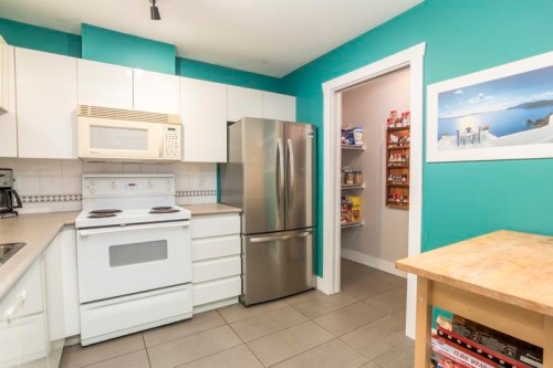 211-8460 Jellicoe Street, Vancouver, BC 