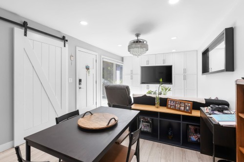2-302 Highland Way, Port Moody, BC 