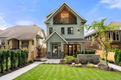 1-2735 Eton Street Vancouver, BC V5K 1K2