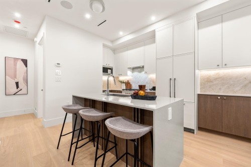 1-2735 Eton Street, Vancouver, BC 