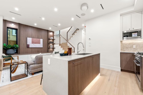 1-2735 Eton Street, Vancouver, BC 