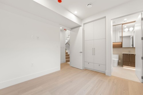 1-2735 Eton Street, Vancouver, BC 