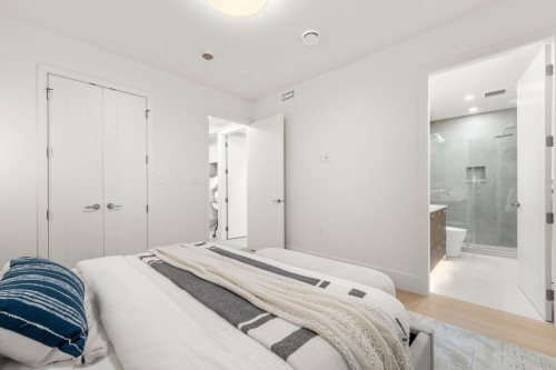 1-2735 Eton Street, Vancouver, BC 