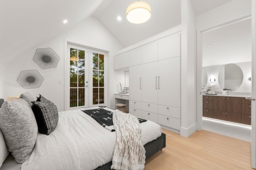 1-2735 Eton Street, Vancouver, BC 
