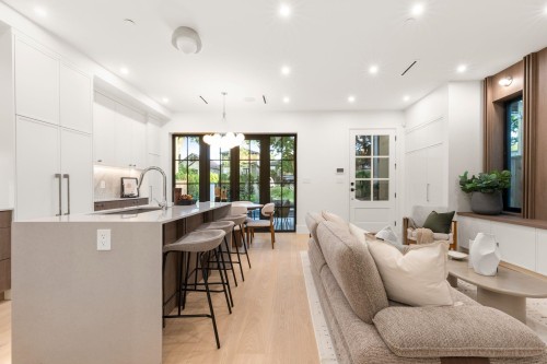 1-2735 Eton Street, Vancouver, BC 