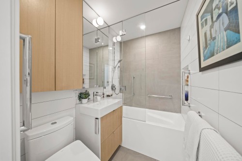 817-1445 Marpole Avenue, Vancouver, BC 