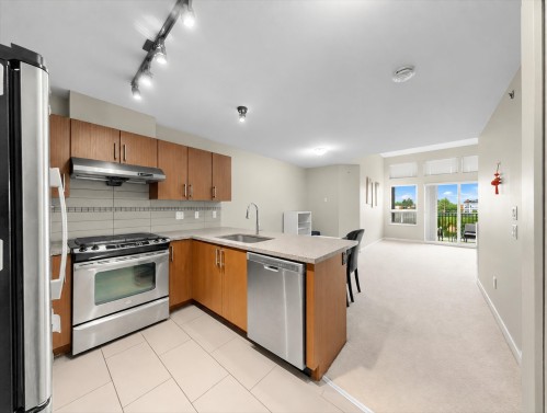 422-6828 Eckersley Road, Richmond, BC 