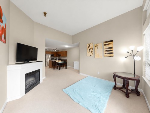 422-6828 Eckersley Road, Richmond, BC 