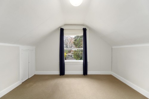 2106 6Th Avenue E, Vancouver, BC 