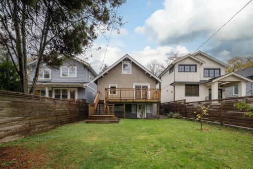 2106 6Th Avenue E, Vancouver, BC 