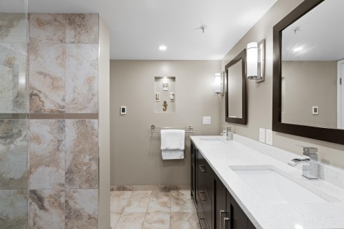 109-1111 Haro Street, Vancouver, BC 