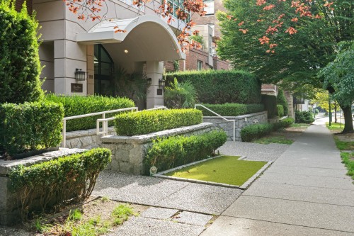 109-1111 Haro Street, Vancouver, BC 