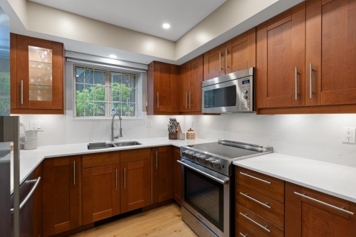 109-1111 Haro Street, Vancouver, BC 